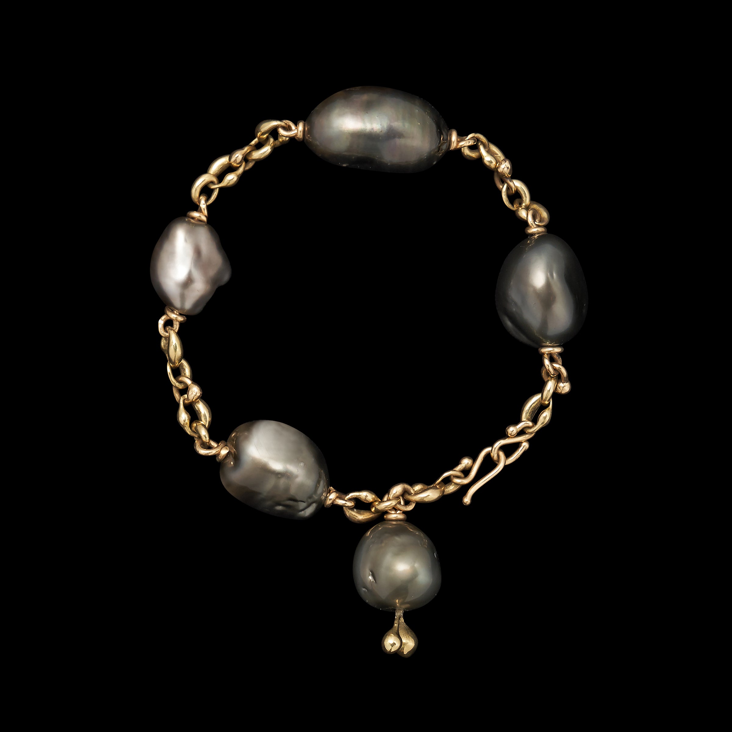 Tahitian Charm Tail Bracelet